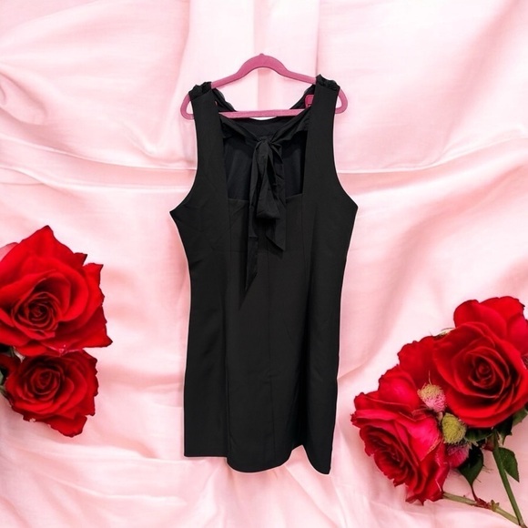 SAM EDELMAN
Necklace Shift Dress In Black
NWT Women’s Size 10 - Picture 4 of 13